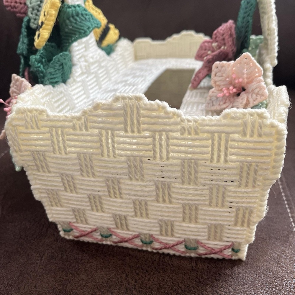 VTG Handmade Crochet Kleenex Box Cover Floral Spring Bouquet Cabincore Victorian - Picture 7 of 10